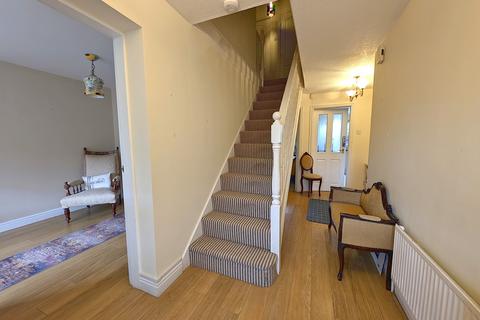 7 Jordanthorpe View, Sheffield, S8 8DY