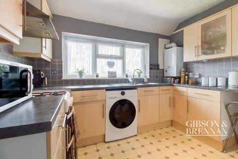 2 bedroom maisonette for sale, St. Catherines Close, Wickford, SS11