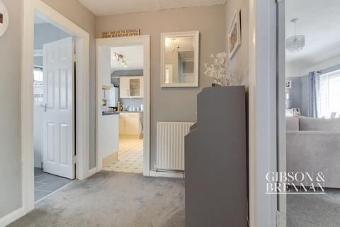 2 bedroom maisonette for sale, St. Catherines Close, Wickford, SS11