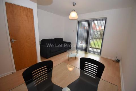 2 bedroom house to rent, Peregrine Street, Manchester M15