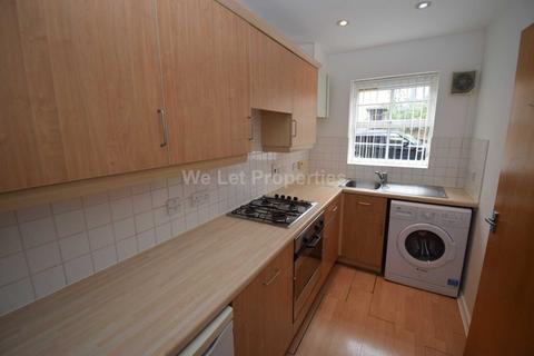 2 bedroom house to rent, Peregrine Street, Manchester M15