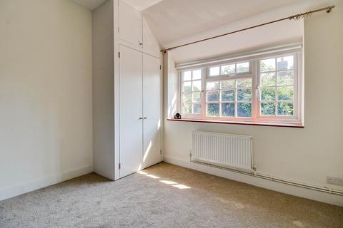 Flint Cottage Barn Close, Kingston, Lewes, BN7 3PH