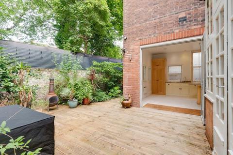 5 bedroom flat to rent, Heath Drive, Hampstead, London, NW3