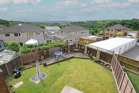 3 bedroom townhouse for sale, Standroyd Court, Colne, BB8