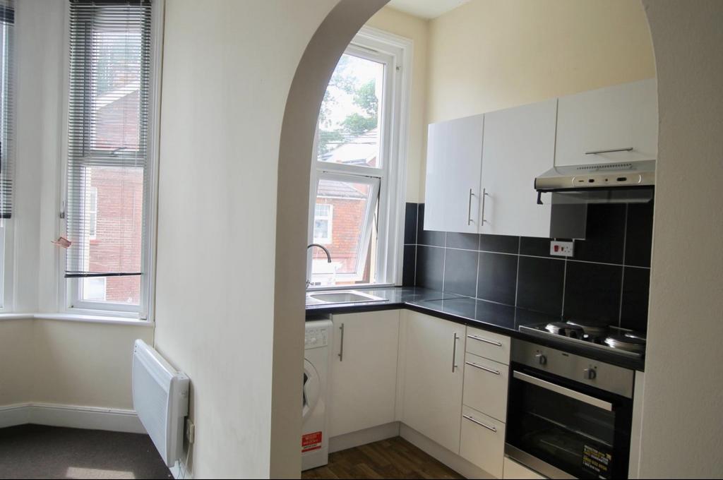 Kenilworth Road, St. LeonardsonSea... 1 bed flat to rent £800 pcm