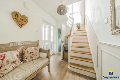 38 Dorking Road, Chilworth, Guildford, GU4 8NR