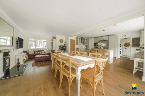 38 Dorking Road, Chilworth, Guildford, GU4 8NR