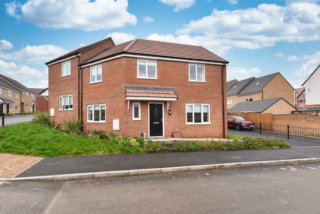 Gotheridge Drive, Gedling... 3 bed semidetached house to rent £1,175