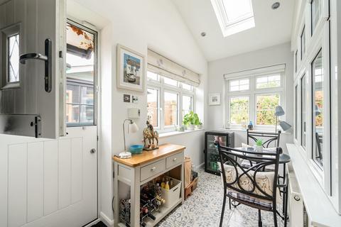 1, The Old Post House Fox Corner, Worplesdon, Guildford, GU3 3PP