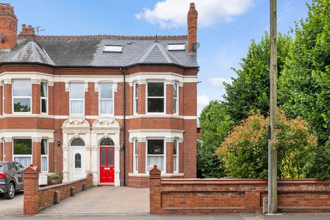 5 bedroom end of terrace house for sale, 125 Droitwich Road, Worcester.   WR3 7JE