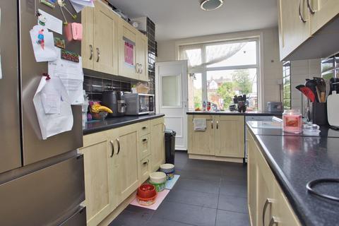 4 Dolphins Road, Folkestone, CT19 5PL