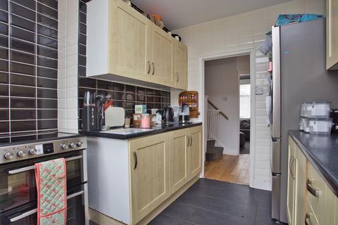 4 Dolphins Road, Folkestone, CT19 5PL