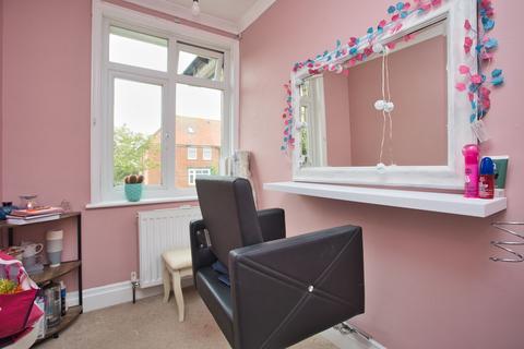 4 Dolphins Road, Folkestone, CT19 5PL
