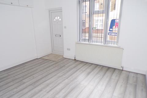 2 bedroom terraced house to rent, London, E13