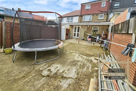 4 bedroom terraced house for sale, Raleigh Road, SOUTHALL UB2