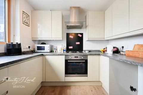 3 bedroom flat for sale, Robsart Street, London, SW9