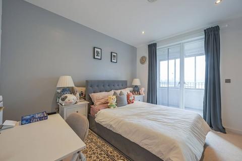 2 bedroom flat to rent, Baillie Apartments, Gallions Reach, London, E16