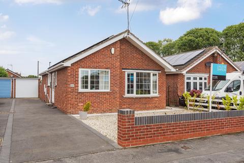 2 bedroom bungalow for sale, Yewtree Drive, Hull, HU5