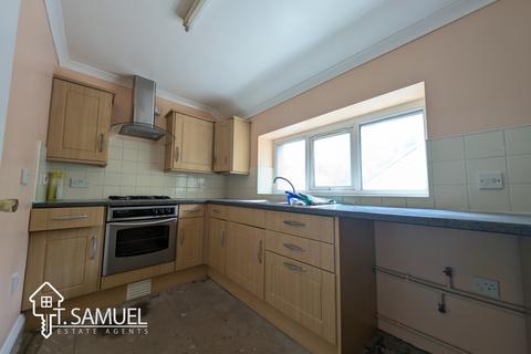 2 bedroom flat for sale, Oxford Street, Mountain Ash