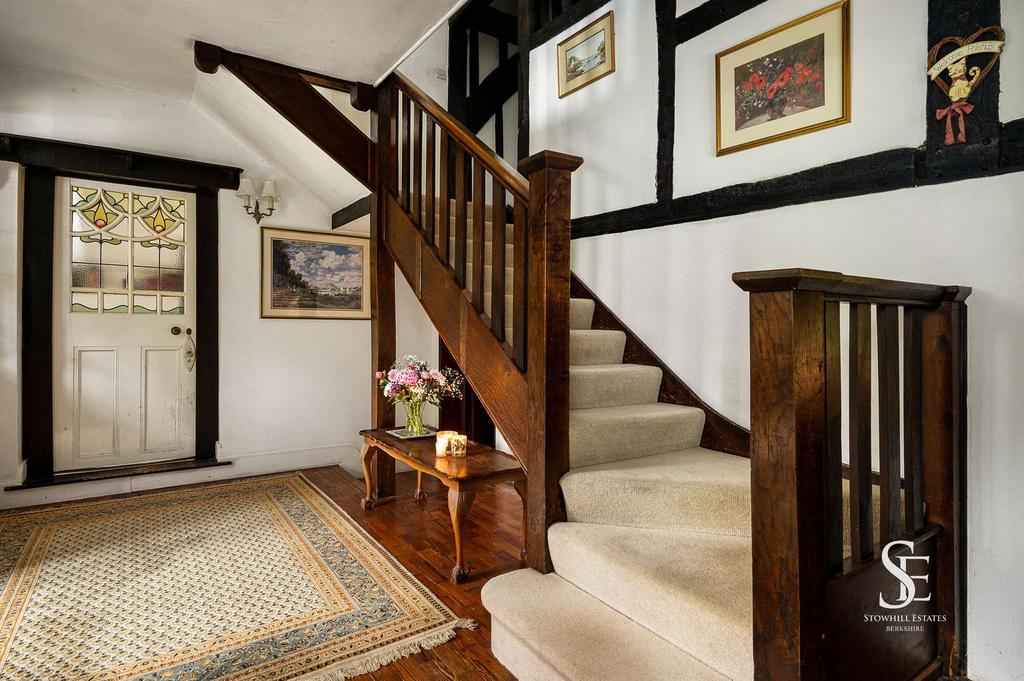 Entrance hall & stairs