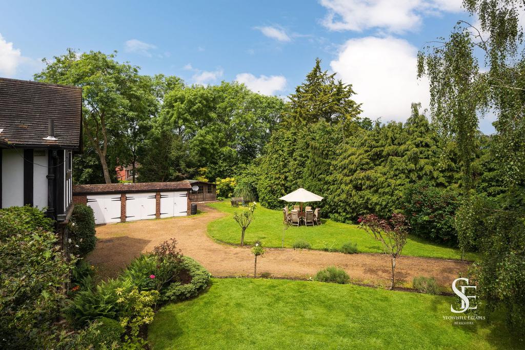 Garden & Triple Garage