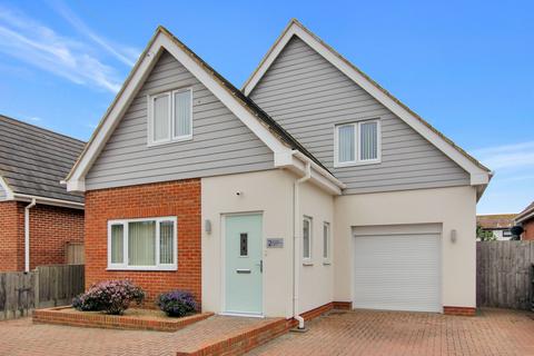 4 bedroom detached house for sale, Taylor Road, Romney Marsh TN29