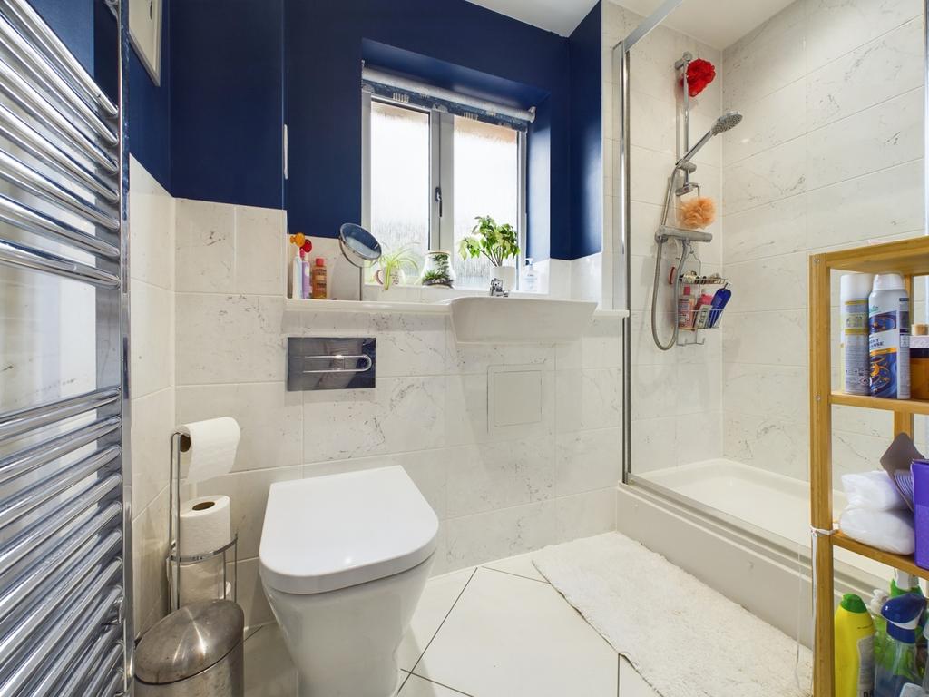 Ensuite to Bedroom One