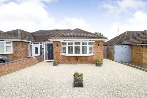 2 bedroom bungalow for sale, Crawford Close, Leamington Spa, Warwickshire