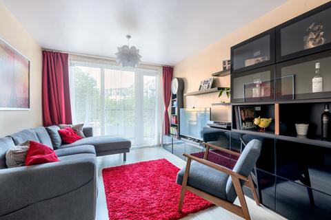 2 bedroom flat to rent, Norman Road London SE10