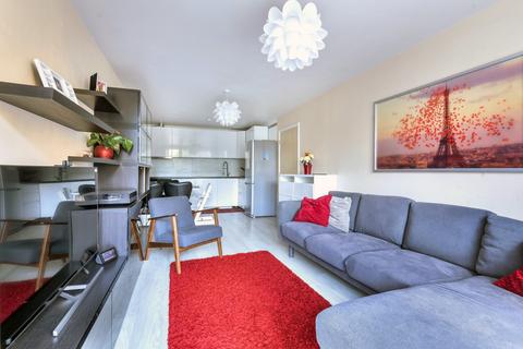 2 bedroom flat to rent, Norman Road London SE10