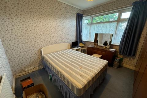 92 Fern Lane, Hounslow, TW5 0HJ