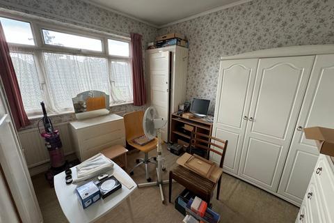 92 Fern Lane, Hounslow, TW5 0HJ