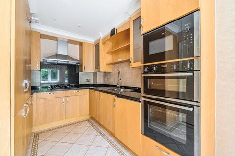 2 bedroom apartment for sale, Old Avenue, Weybridge, KT13