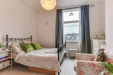 27 Cedar Terrace, Leeds, LS12 1TQ