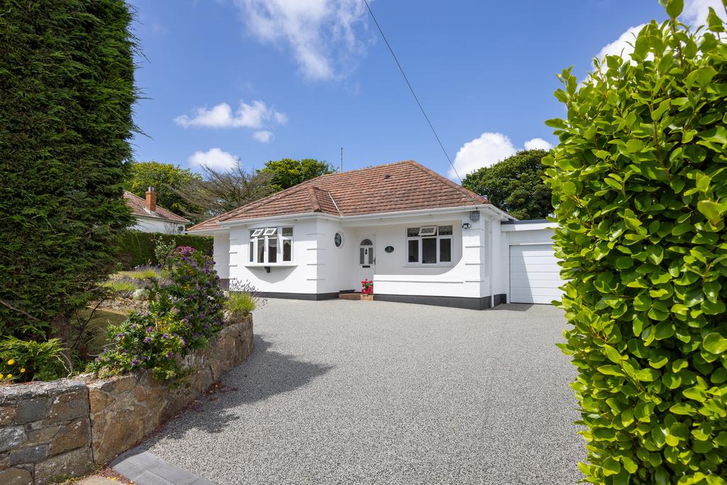 Calais Lane, St. Martin, Guernsey 3 bed detached house £1,395,000