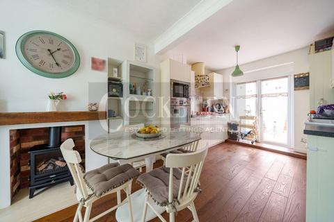 27 Steyning Grove, London, SE9 4NG