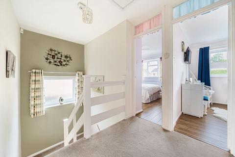 33 Aplin Way, Lightwater, GU18 5TT