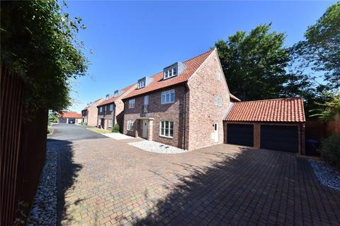 8 Cricket View, Mildenhall, Bury St Edmunds, IP28 7FA
