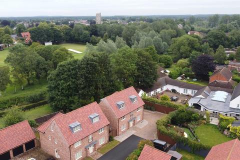8 Cricket View, Mildenhall, Bury St Edmunds, IP28 7FA