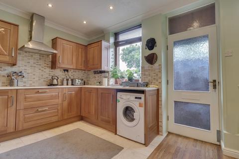 2 bedroom terraced house for sale, Queen Street, Greengates, Bradford, West Yorkshire, BD10