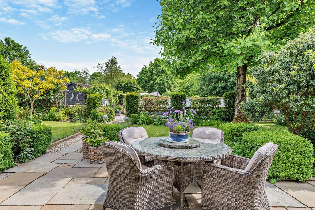Alfresco Dining