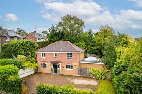 3 bedroom detached house for sale, Harvest Hill, East Grinstead, RH19