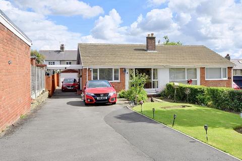 3 bedroom semi-detached bungalow for sale, Ashlea Close, Brighouse HD6