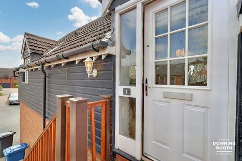 1 Hewitt Close, Fradley, Lichfield, WS13 8TA