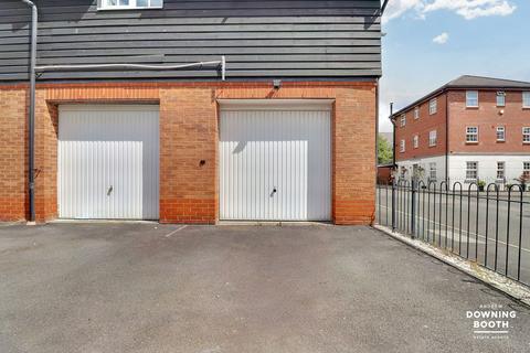 1 Hewitt Close, Fradley, Lichfield, WS13 8TA