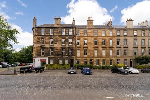 3 bedroom apartment to rent, East London Street, Edinburgh, Midlothian