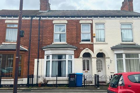 3 bedroom terraced house to rent, Estcourt Street, HU9, Hull, HU9