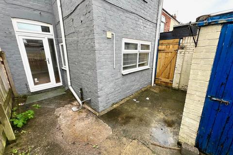 3 bedroom terraced house to rent, Rosmead Street, HU9, Hull, HU9