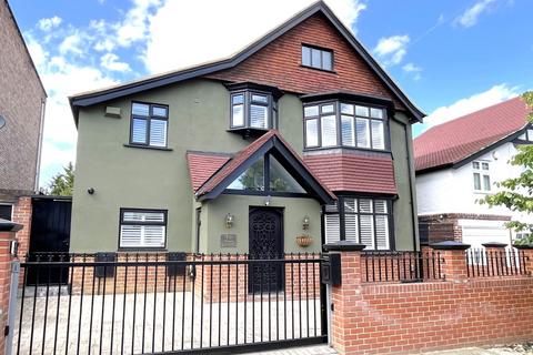 5 bedroom detached house for sale, Kings Avenue, Bromley BR1