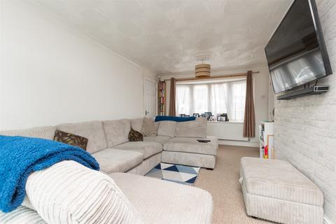 4 bedroom end of terrace house for sale, Scott Road, Gravesend, Kent